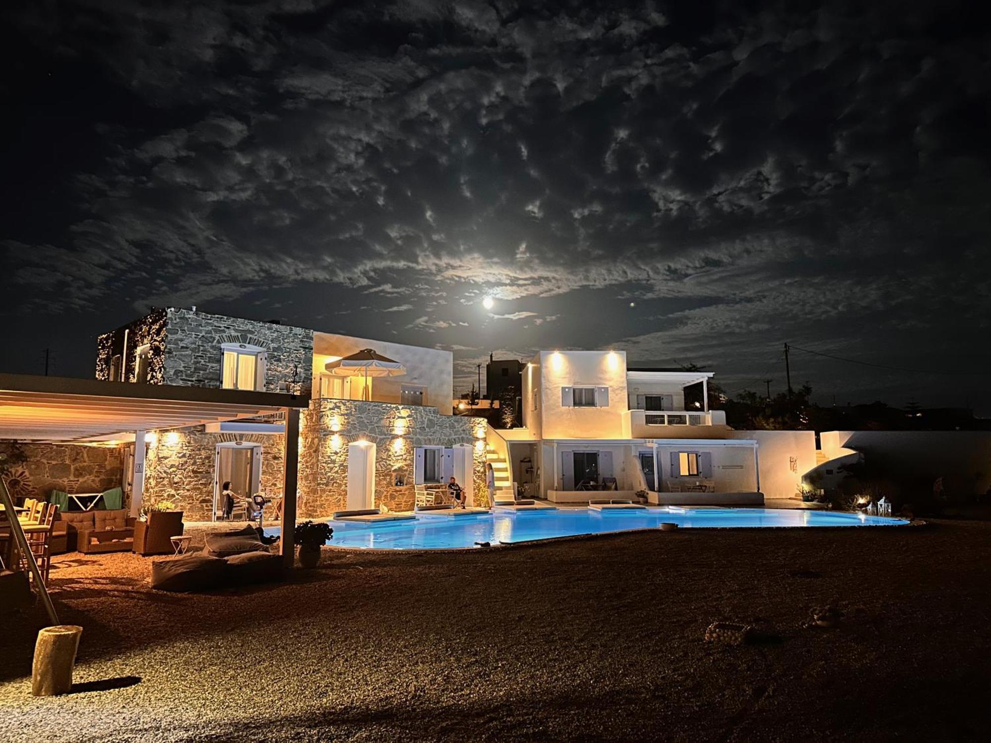 Blu Suites And Studios Adamantas  Luaran gambar