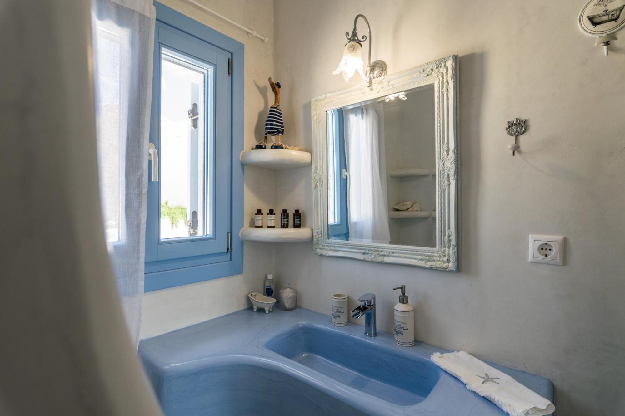 Blu Suites And Studios Adamantas  Luaran gambar
