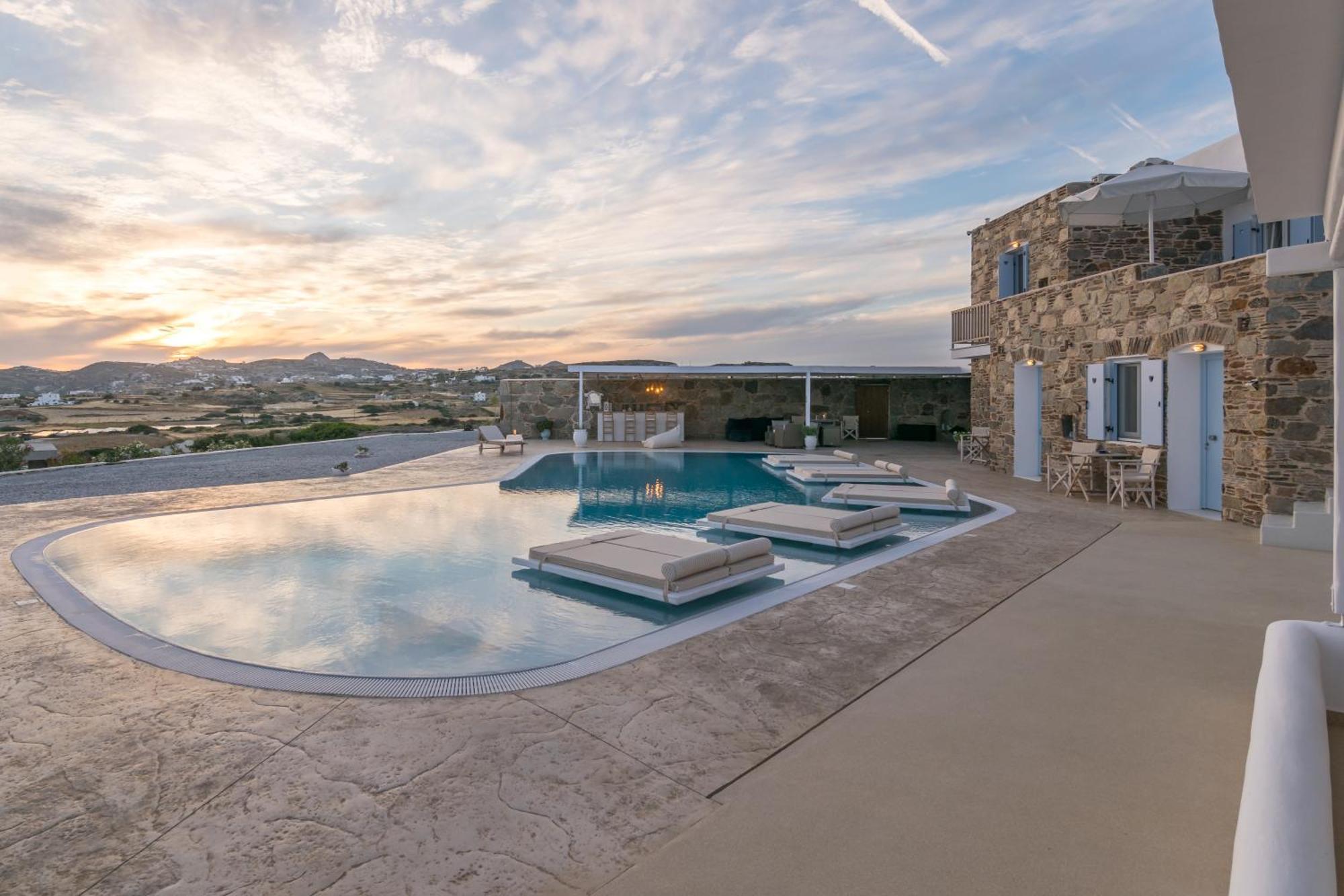 Blu Suites And Studios Adamantas  Luaran gambar