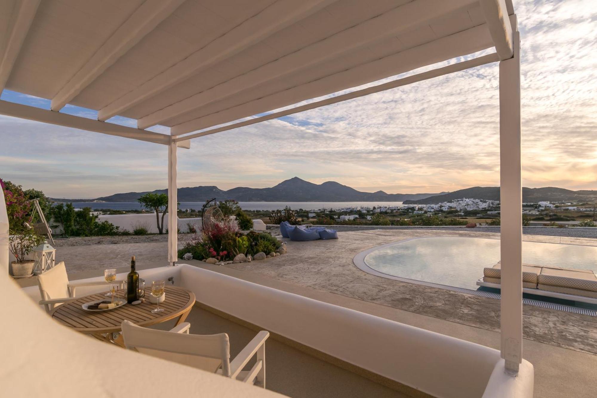Blu Suites And Studios Adamantas  Luaran gambar