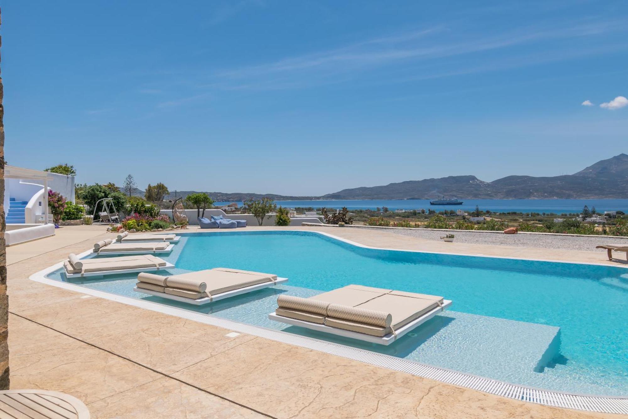 Blu Suites And Studios Adamantas  Luaran gambar