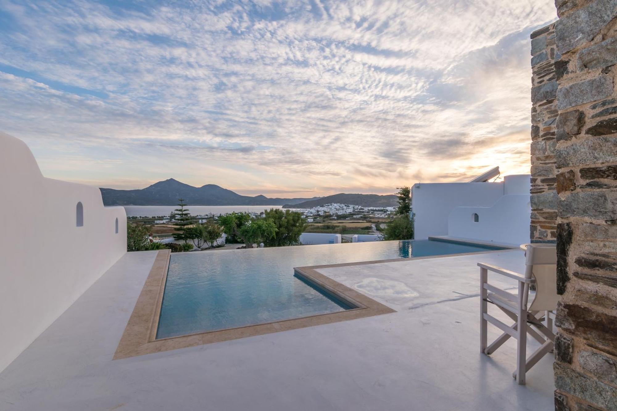 Blu Suites And Studios Adamantas  Luaran gambar