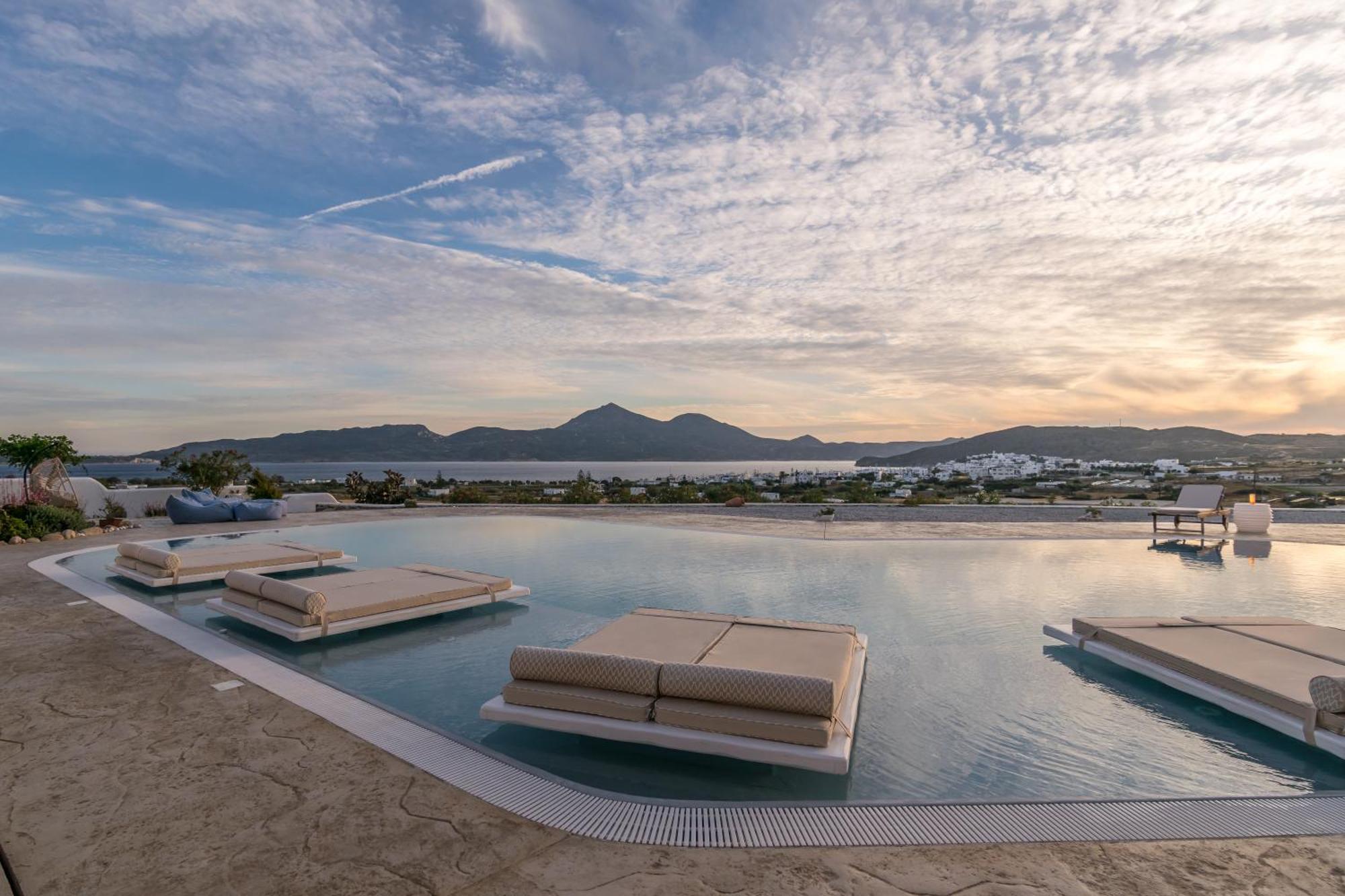 Blu Suites And Studios Adamantas  Luaran gambar