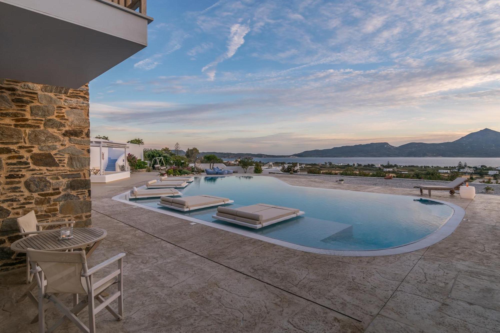 Blu Suites And Studios Adamantas  Luaran gambar